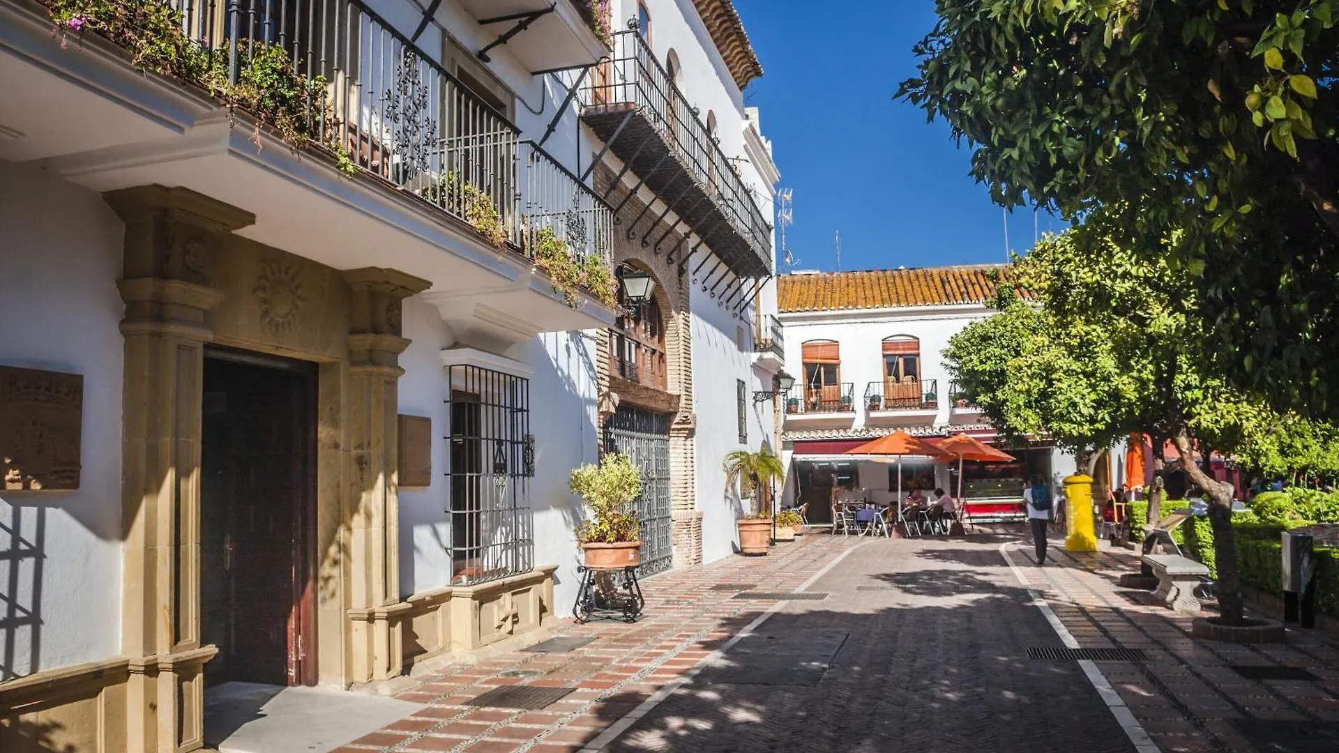 Marbella Pool & Whirlpool Sauna Resort - Happy Rentals Spain