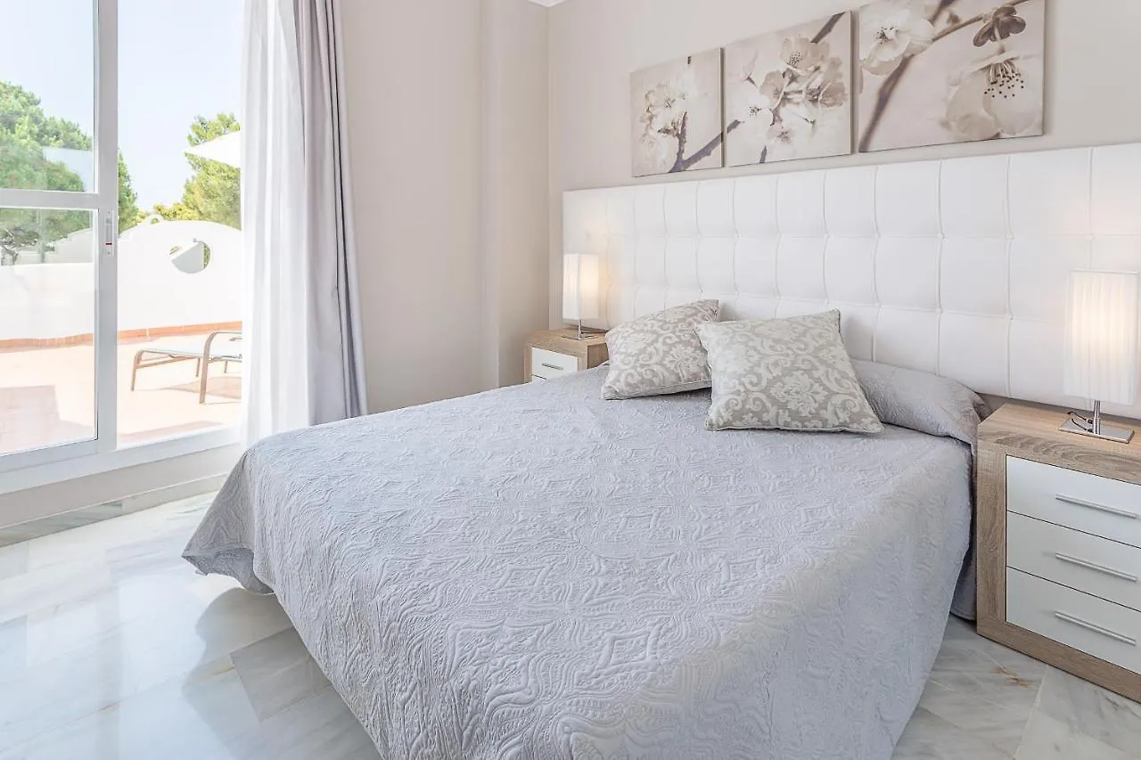 Marbella Pool & Whirlpool Sauna Resort - Happy Rentals 0*,  إسبانيا